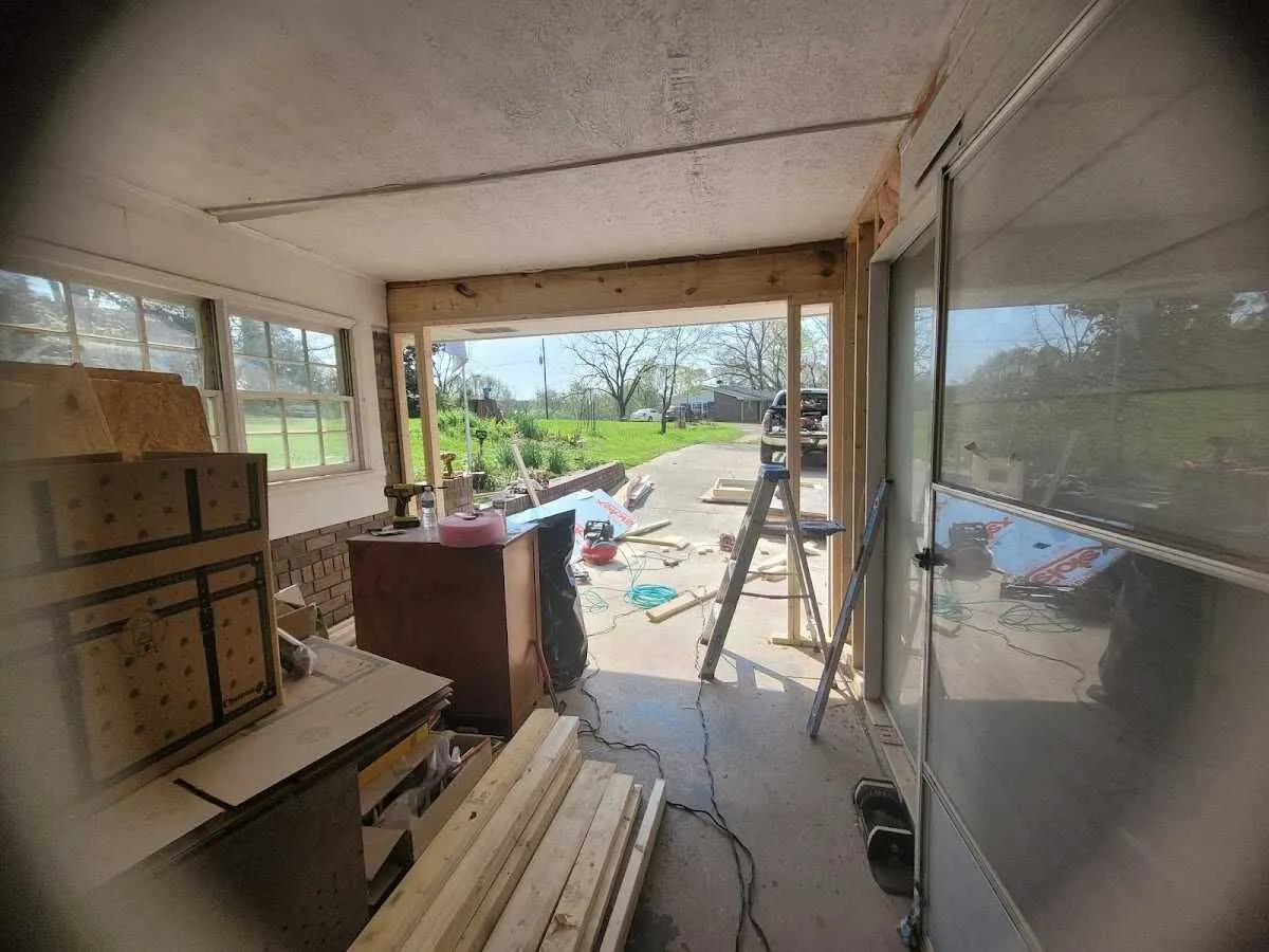 Air movers and dehumidifier for Water Mitigation Services in Cave Spring